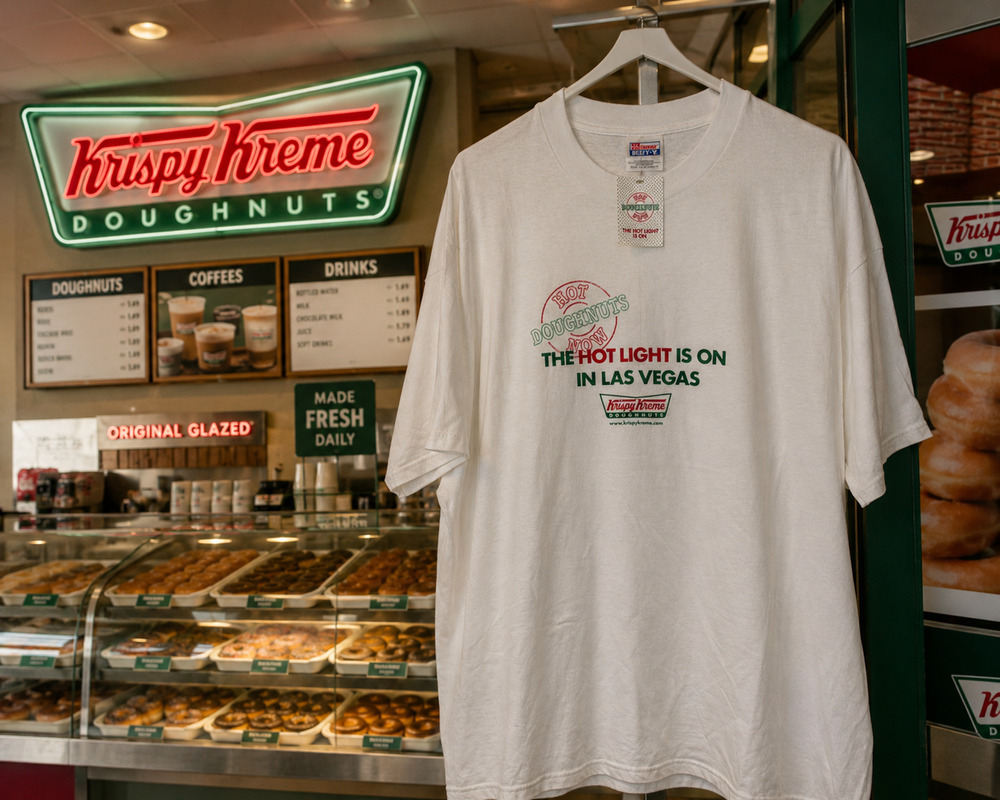 Krispy Kreme Vintage “The Hot Light Is On” Las Vegas T-Shirt NWT Mens XL Hanes